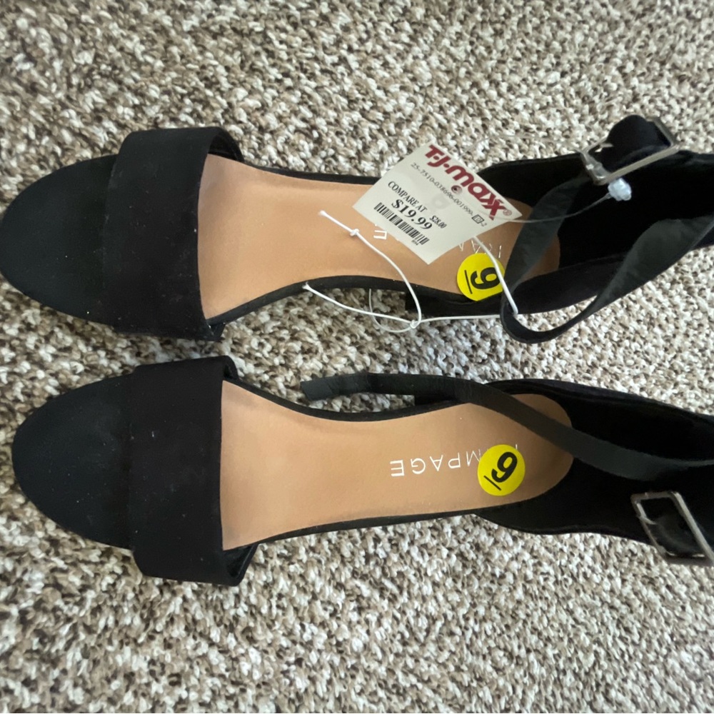 NWT Rampage sandals
